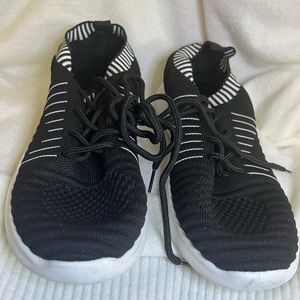 Danskin Women’s Energy Lace-up Sneaker